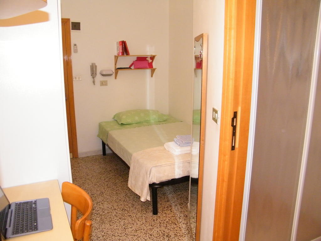 Hotel Nuovo Fiore Cattolica Cameră foto